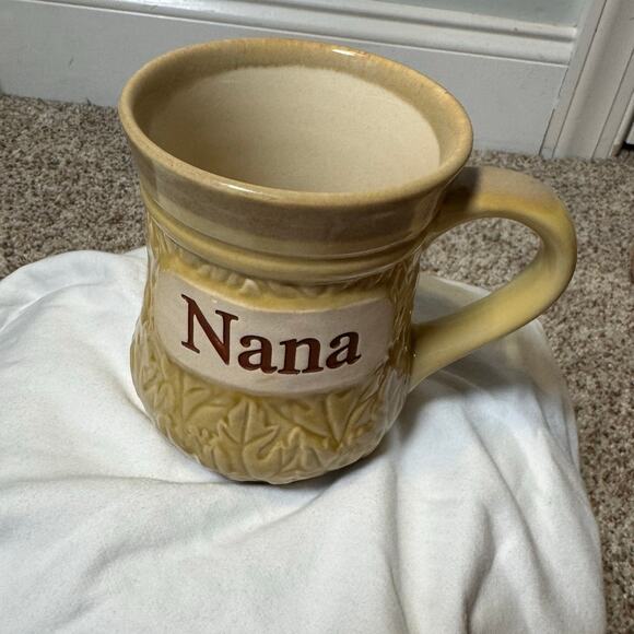 Cracker Barrel Earthen Ware "NANA" Mug; Heavy & Solid; Yellow/Cream; 18 OZ - Picture 7 of 9